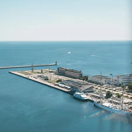 Luxury Rockefeller - Sea Towers Apartment Gdynia