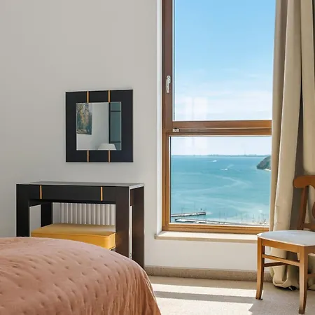Luxury Rockefeller - Sea Towers Apartment *